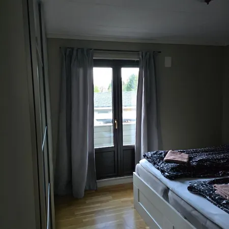 Florvåg -flott Utsikt Mot Byen Villaer *
