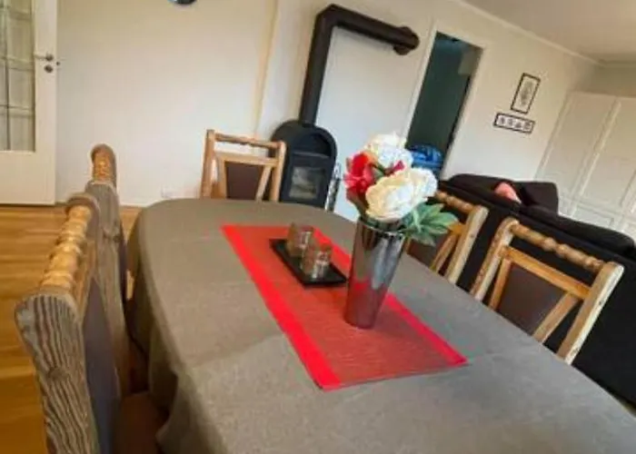 -flott Utsikt Mot Byen Florvag