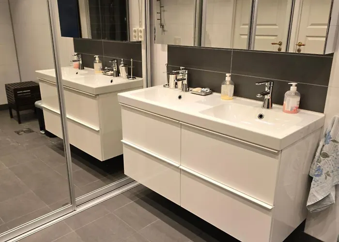 -flott Utsikt Mot Byen Villa *